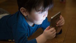 Existen aplicaciones que permiten a los padres saber qué uso le están dando sus hijos al celular o a las diferentes pantallas.