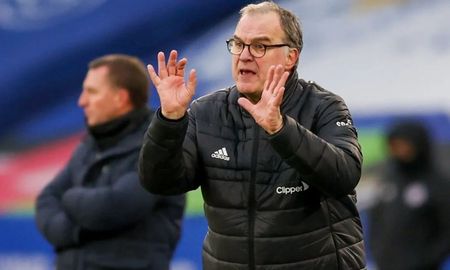 Marcelo Bielsa se convirtió en el nuevo entrenador de la selección uruguaya. Marcelo Bielsa se convirtió en el nuevo entrenador de la selección uruguaya.