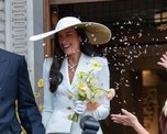 Dua Lipa y Callum Turner se retiraron en taxi tras dar el sí en el registro civil de Londres. Dua Lipa y Callum Turner se retiraron en taxi tras dar el sí en el registro civil de Londres.