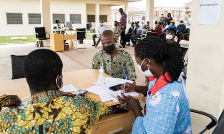 Mientras los países ricos excluyan a Covax del mercado, África no cumplirá sus objetivos de vacunación, alertó Moeti. Mientras los países ricos excluyan a Covax del mercado, África no cumplirá sus objetivos de vacunación, alertó Moeti.