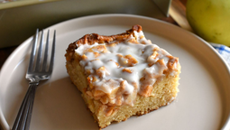 altText(Postre de manzana y avena sin azúcar: la receta saludable que parece una torta pero no lleva harina)}