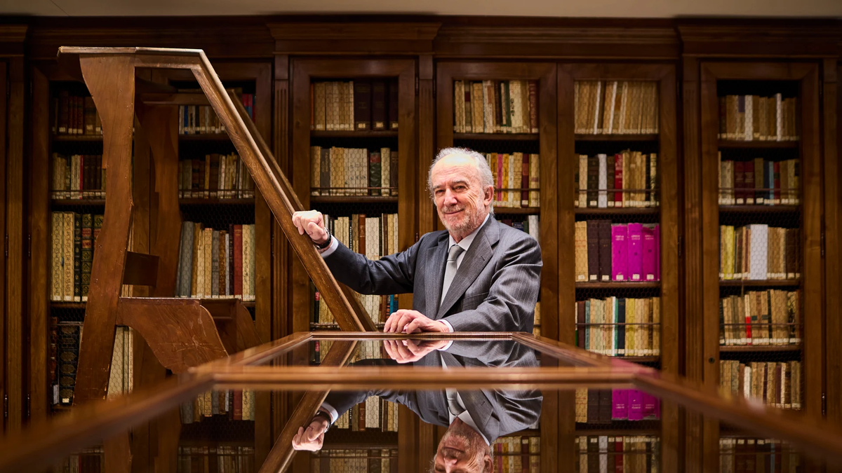 El director de la RAE recicibió el Premio Liber 2024 al autor hispanoamericano más destacado