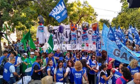 el ciclo lectivo se inicia en santa fe con paro docente por 48 horas y manifestaciones el ciclo lectivo se inicia en santa fe con paro docente por 48 horas y manifestaciones