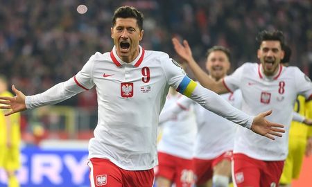 Robert Lewandowski, la gran figura de Polonia, rival de la Selección de Fútbol de Argentina en la Copa Mundial de Fútbol de 2022. Robert Lewandowski, la gran figura de Polonia, rival de la Selección de Fútbol de Argentina en la Copa Mundial de Fútbol de 2022.