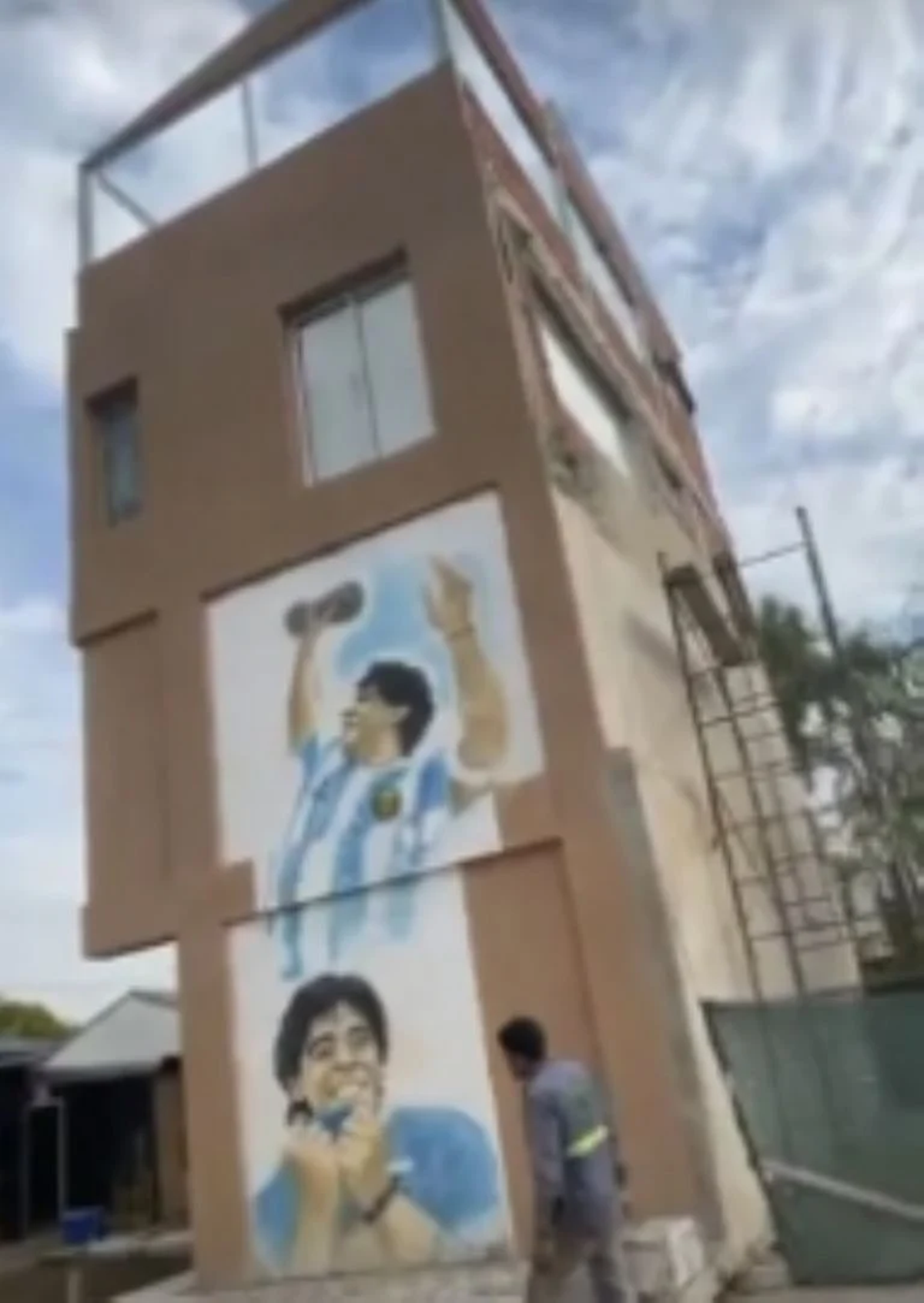 La impactante mansión a donde L-Gante cumplirá su arresto domiciliario. La impactante mansión a donde L-Gante cumplirá su arresto domiciliario.