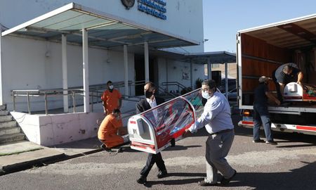 Son 22 cápsulas para el traslado de pacientes con covid-19 y 13 generadores de ozono. Son 22 cápsulas para el traslado de pacientes con covid-19 y 13 generadores de ozono.