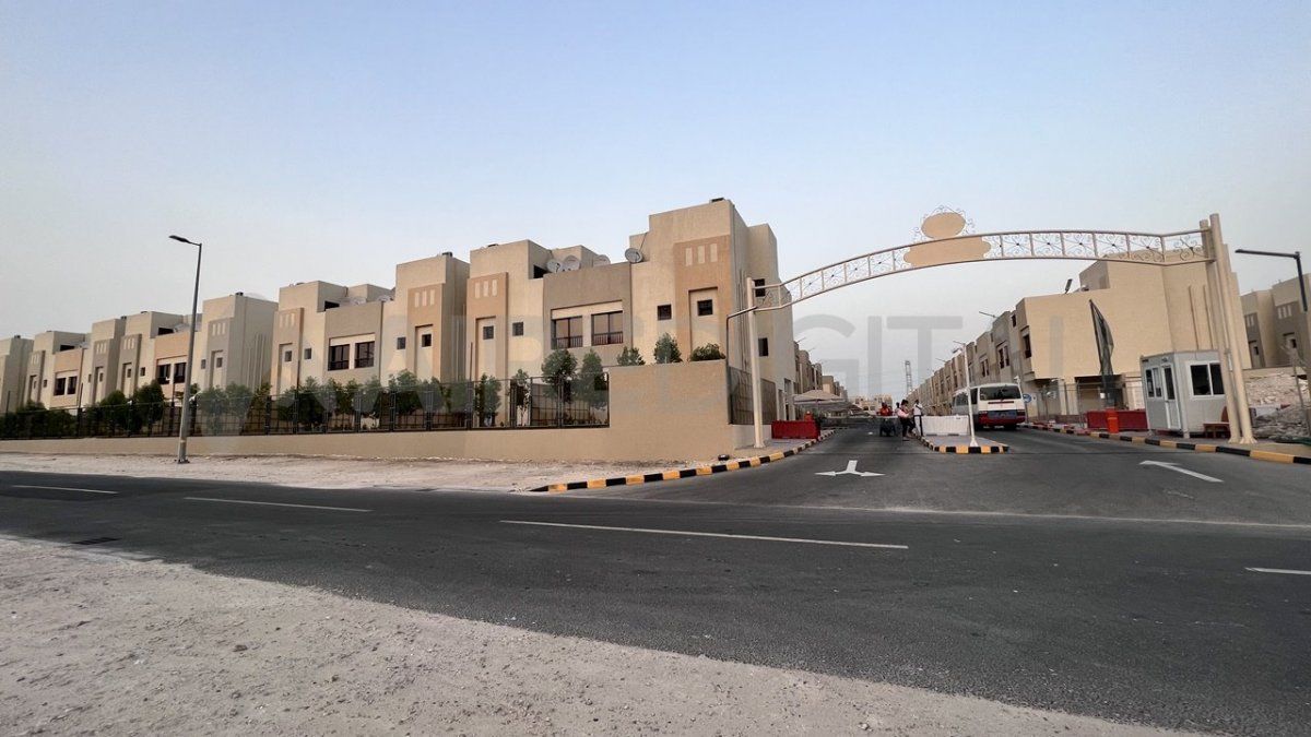 El condominio en el que vive Nadia junto a otros trabajadores temporarios que llegaron para el Mundial de Qatar es costeado por la empresa contratante. Mujeres y varones se hospedan en sectores distintos.