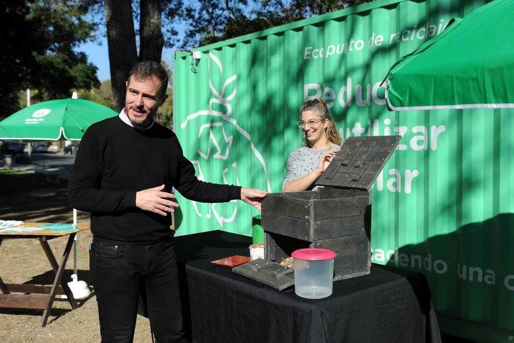 Los programas de talleres de compostaje que lleva adelante la Municipalidad de Santa Fe, están diseñados para reutilizar los residuos orgánicos que se generan y que en la ciudad representan el 52% del total.