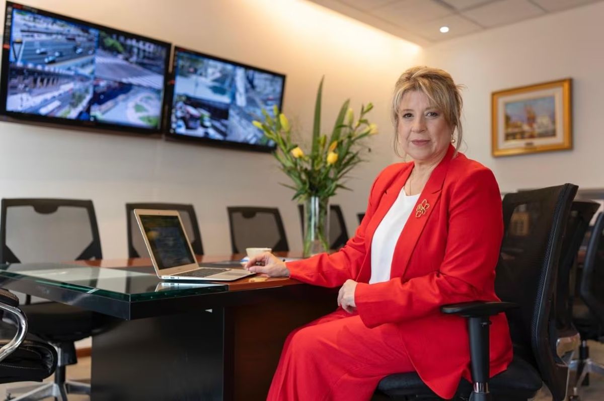 La ceremonia se realizará en el Salón Blanco de la Casa Rosada y allí la hasta ahora secretaria de Seguridad asumirá al frente del Ministerio. La ceremonia se realizará en el Salón Blanco de la Casa Rosada y allí la hasta ahora secretaria de Seguridad asumirá al frente del Ministerio.