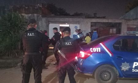 Policías de la Policía de Acción Táctica tras el violento suceso. Policías de la Policía de Acción Táctica tras el violento suceso.