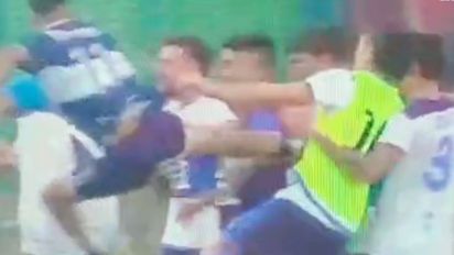 Graves incidentes en la Liga Totorense: final con pelea entre los jugadores y balas de gomas