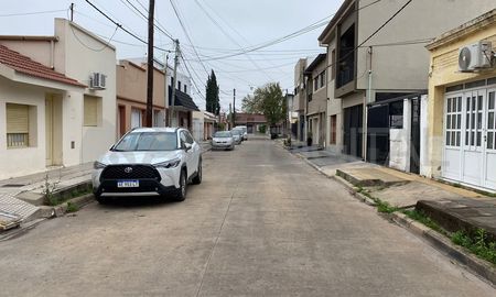Pasaje Rawson 6600. Los vecinos quedaron a merced de un ladrón que escapó por los techos. Pasaje Rawson 6600. Los vecinos quedaron a merced de un ladrón que escapó por los techos.