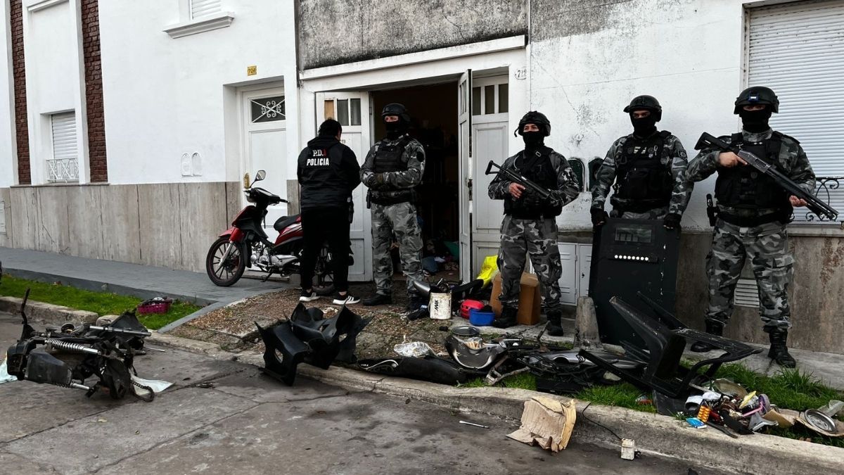 Uno de los allanamientos tuvo resultado positivo y se secuestraron motopartes.