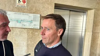 La Justicia dispuso peritar el teléfono celular de Matías Tabar, el contratista que refaccionó la casa del club de golf Indio Cua de Manuel Adorni. Se buscarán registros de esas comunicaciones y otros mensajes con el jefe de Gabinete.