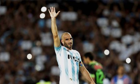 Lisandro López le pondrá fin a su segundo ciclo en Racing para irse a jugar a la MLS de Estados Unidos. Lisandro López le pondrá fin a su segundo ciclo en Racing para irse a jugar a la MLS de Estados Unidos.
