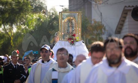 A diferencia de la celebración tradicional del 12 de diciembre en México, en Santa Fe se lleva a cabo 15 días después de Pascua, coincidiendo con el segundo domingo de ese período. Foto: Maiquel Torcatt A diferencia de la celebración tradicional del 12 de diciembre en México, en Santa Fe se lleva a cabo 15 días después de Pascua, coincidiendo con el segundo domingo de ese período. Foto: Maiquel Torcatt