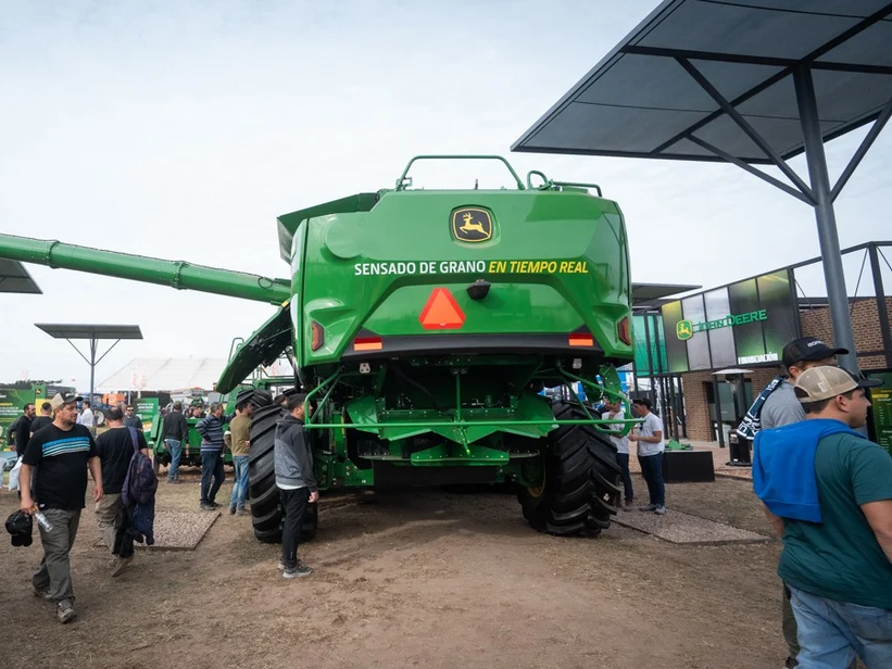 La familia que mueve al agro: el concepto de John Deere y PLA que marcó Agroactiva 2026 La familia que mueve al agro: el concepto de John Deere y PLA que marcó Agroactiva 2026