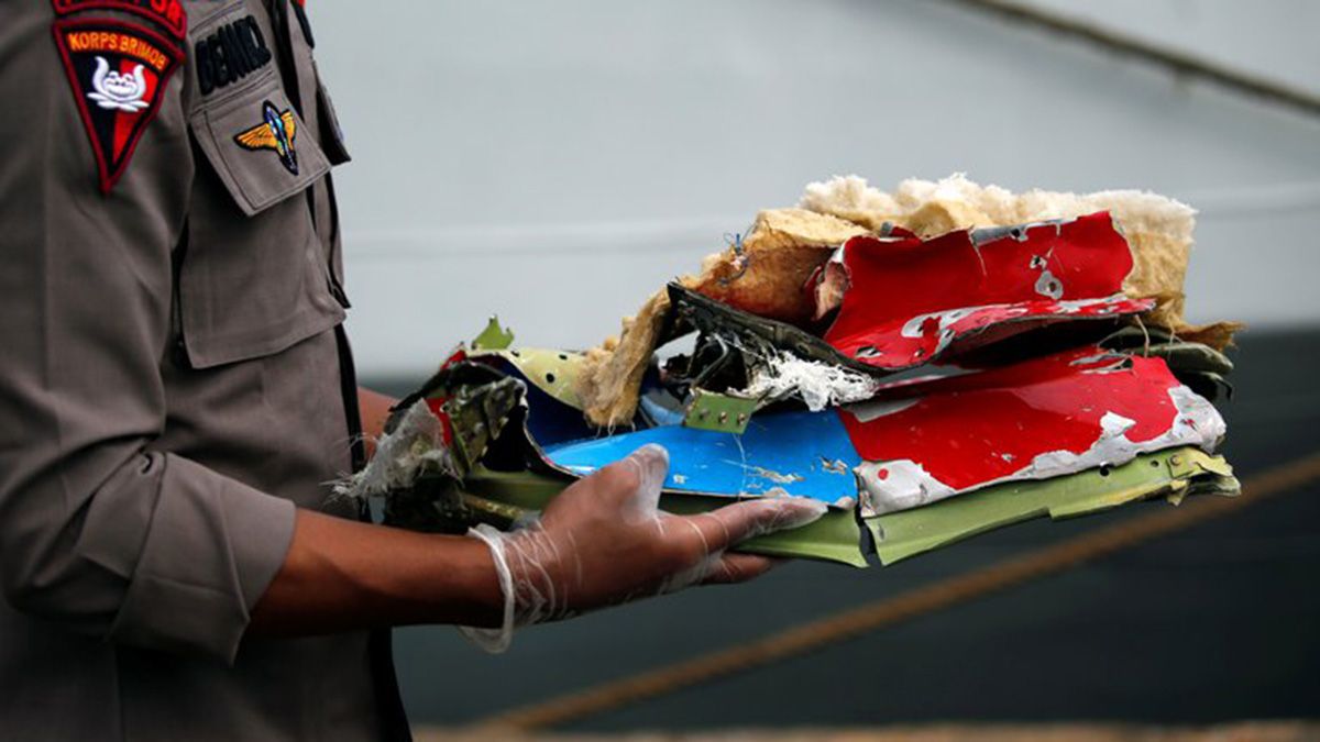 Restos del Boeing 737-500 de Sriwijaya Air. 