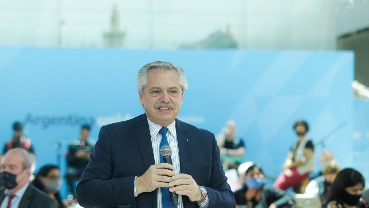 Esta bonificación de fin de año, se suma a las tres anteriores que se otorgaron a lo largo de 2021 en los meses de abril y mayo, por 1.500 pesos cada uno, y en agosto, por 5.000 pesos.