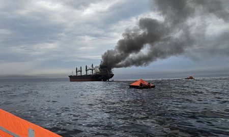 Hasta el momento, diez barcos fueron desviados y ninguno pasó por el estrecho desde que comenzó el bloqueo estadounidense este lunes. Hasta el momento, diez barcos fueron desviados y ninguno pasó por el estrecho desde que comenzó el bloqueo estadounidense este lunes.