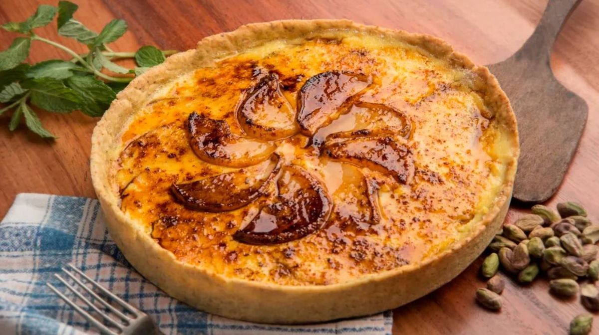 Tarta de peras y pistachos