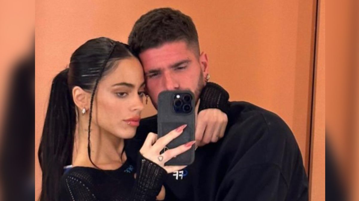 Tini Stoessel se sacó una foto hot con Rodrigo De Paul Mucho sexo