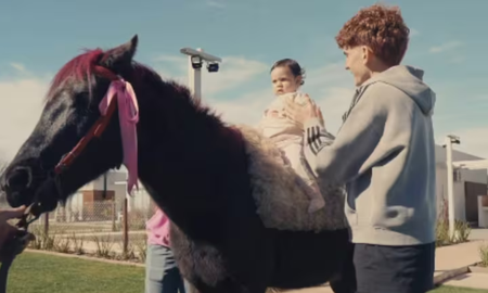 Yaz Jaureguy compartió el descargo tras los cuestionamientos por la imagen del pony de su hija. Yaz Jaureguy compartió el descargo tras los cuestionamientos por la imagen del pony de su hija.