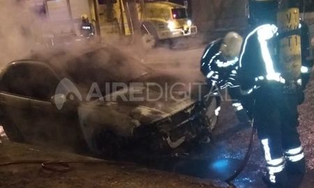 As&iacute; qued&oacute; el veh&iacute;culo tras ser sofocadas las llamas por los bomberos.&nbsp;