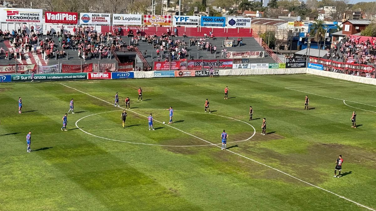 Colón cayó 2 a 0 ante Talleres de Remedios de Escalada y a tres fechas del final