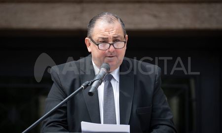 El flamante titular del Ejecutivo local adelantó que este domingo, a las 9.30, se llevará adelante la primera reunión de gabinete. El flamante titular del Ejecutivo local adelantó que este domingo, a las 9.30, se llevará adelante la primera reunión de gabinete.