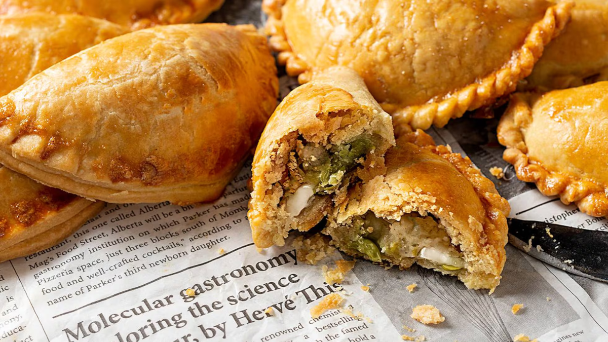 Las empanadas de carne y verduras son una excelente idea para preparar en casa, con pocos ingredientes. Las empanadas de carne y verduras son una excelente idea para preparar en casa, con pocos ingredientes.