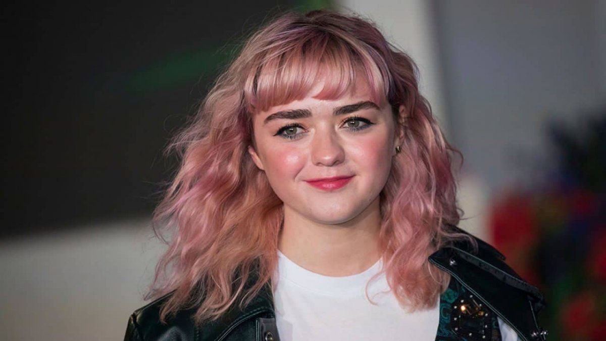 Maisie Williams-Two Weeks to Live