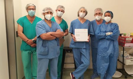 El equipo que realizó la cirugía estuvo cargo de los doctores otorrinolaringólogos Andrea Romero, José y Facundo de Prado, Diego Gutiérrez, junto al anestesiólogo Gabriel Israelevich y la instrumentadora Sandra Cadenas. El equipo que realizó la cirugía estuvo cargo de los doctores otorrinolaringólogos Andrea Romero, José y Facundo de Prado, Diego Gutiérrez, junto al anestesiólogo Gabriel Israelevich y la instrumentadora Sandra Cadenas.
