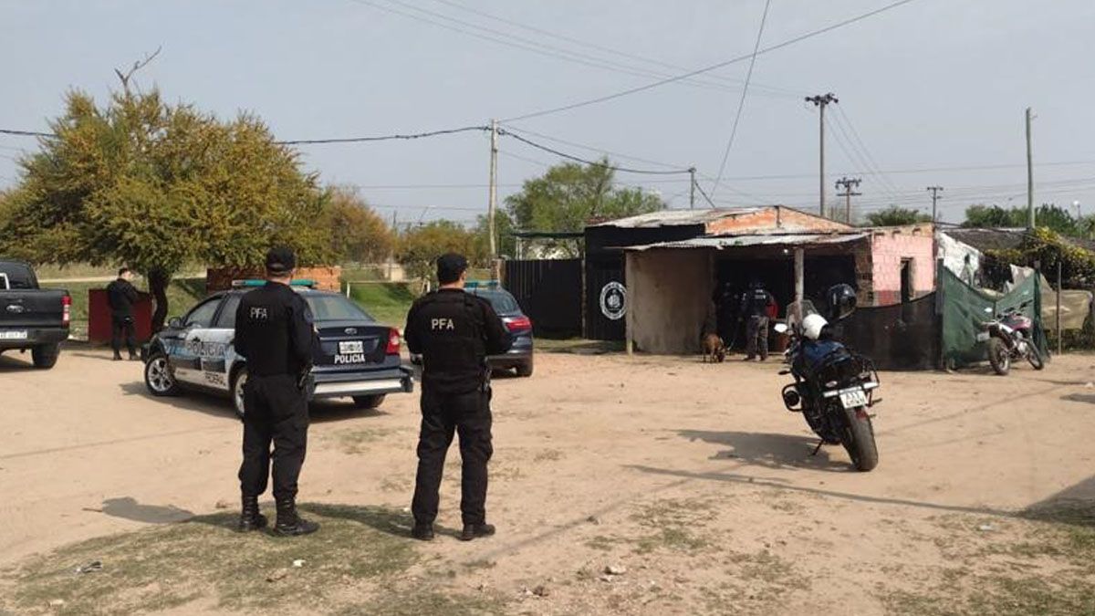 El allanamiento se llevó a cabo en una vivienda de calle Pasaje 24 de Junio y Aníbal Pedro Bustamante S/N.