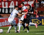 Ariel Penel, árbitro del partido entre el Club Atlético Colón y Godoy Cruz, interpretó que el primer gol de Luis Miguel Rodríguez fue en contra del arquero del Tomba. Ariel Penel, árbitro del partido entre el Club Atlético Colón y Godoy Cruz, interpretó que el primer gol de Luis Miguel Rodríguez fue en contra del arquero del Tomba.