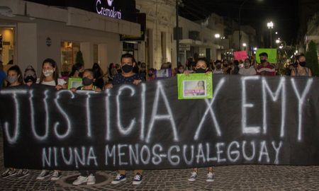 Una masiva movilización por las calles de Gualeguay se llevó a cabo tras la muerte de Emilce. Una masiva movilización por las calles de Gualeguay se llevó a cabo tras la muerte de Emilce.