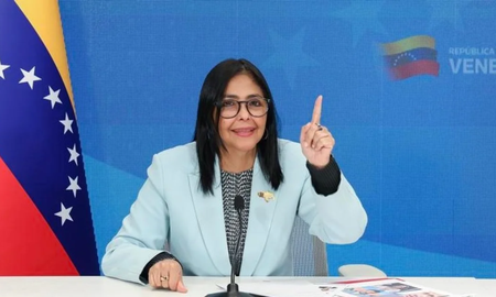 Además, calificó como “criminal ataque” la incursión que desalojó del poder a Maduro. Además, calificó como “criminal ataque” la incursión que desalojó del poder a Maduro.