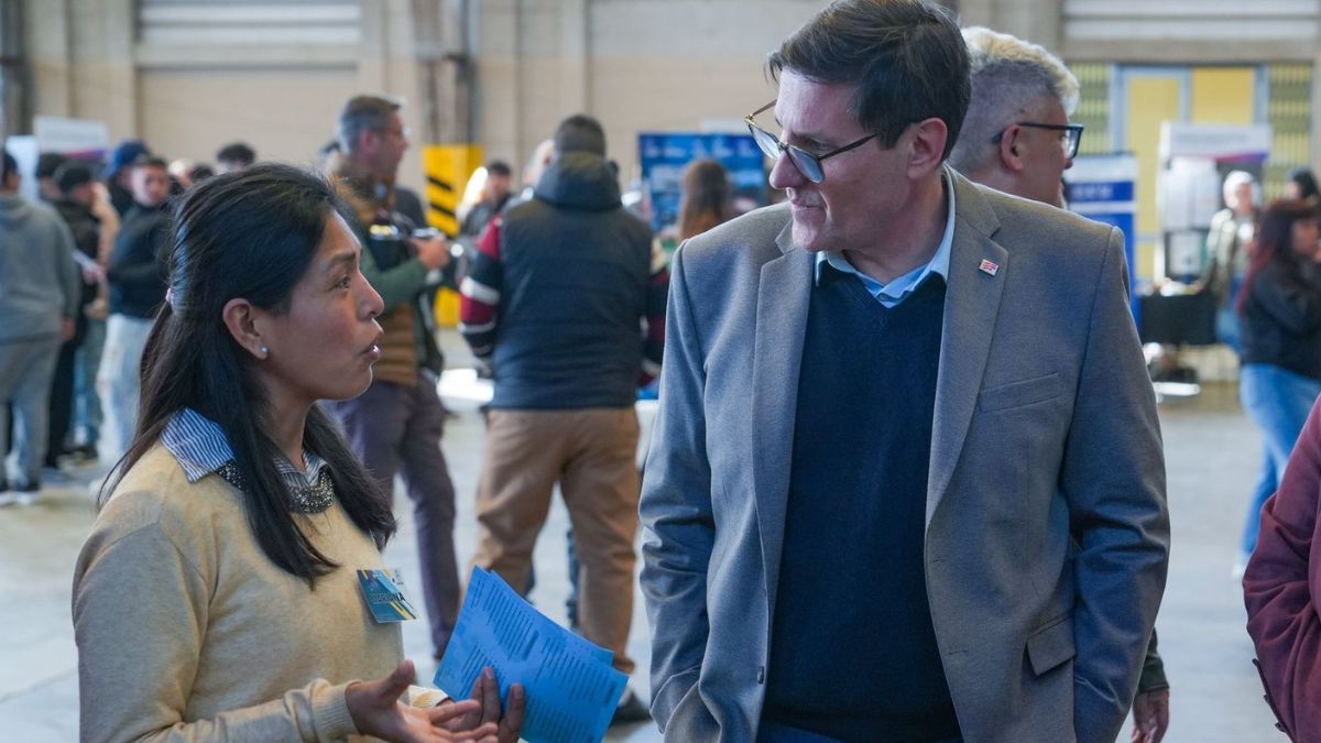 El ministro de Educación de Santa Fe, José Goity, oficializó el calendario escolar de 2026.