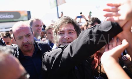 El presidente Javier Milei llegó a San Nicolás acompañado de algunos de sus funcionarios para encabezar el cierre de la Expoagro 2025. El presidente Javier Milei llegó a San Nicolás acompañado de algunos de sus funcionarios para encabezar el cierre de la Expoagro 2025.