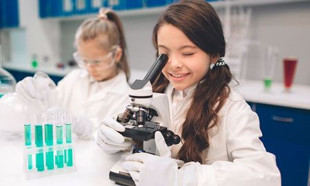 El Día de la Mujer y la Niña en la Ciencia fue proclamado por la Asamblea General de las Naciones Unidas en 2015. El Día de la Mujer y la Niña en la Ciencia fue proclamado por la Asamblea General de las Naciones Unidas en 2015.