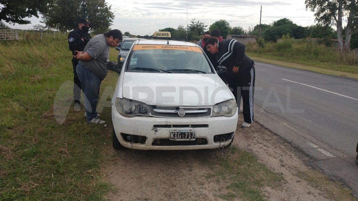 El remís fue encontrado unos 3 kilómetros antes de llegar a la ciudad de Coronda