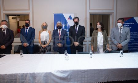 Los representantes del MPA en una conferencia de prensa en Santa Fe. Los representantes del MPA en una conferencia de prensa en Santa Fe.