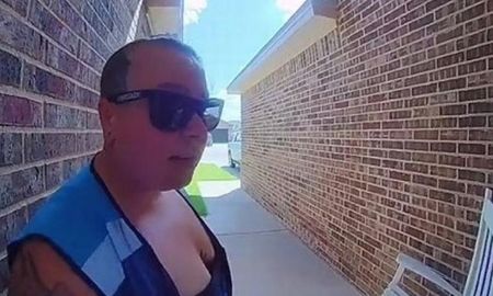 Video viral: una repartidora le podría haber salvado la vida de una mujer luego de darle un consejo. Video viral: una repartidora le podría haber salvado la vida de una mujer luego de darle un consejo.