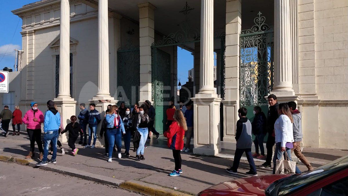 Los santafesinos se dieron cita en el Cementerio Municipal por el día del padre