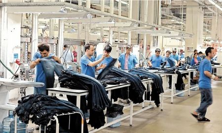 El INDEC, informó que, en mayo de 2026, el estimador mensual de actividad económica (EMAE) registró un crecimiento de 0,2% en la comparación interanual (i.a.) y una disminución de 0,5% respecto a abril en la medición desestacionalizada (s.e.).
