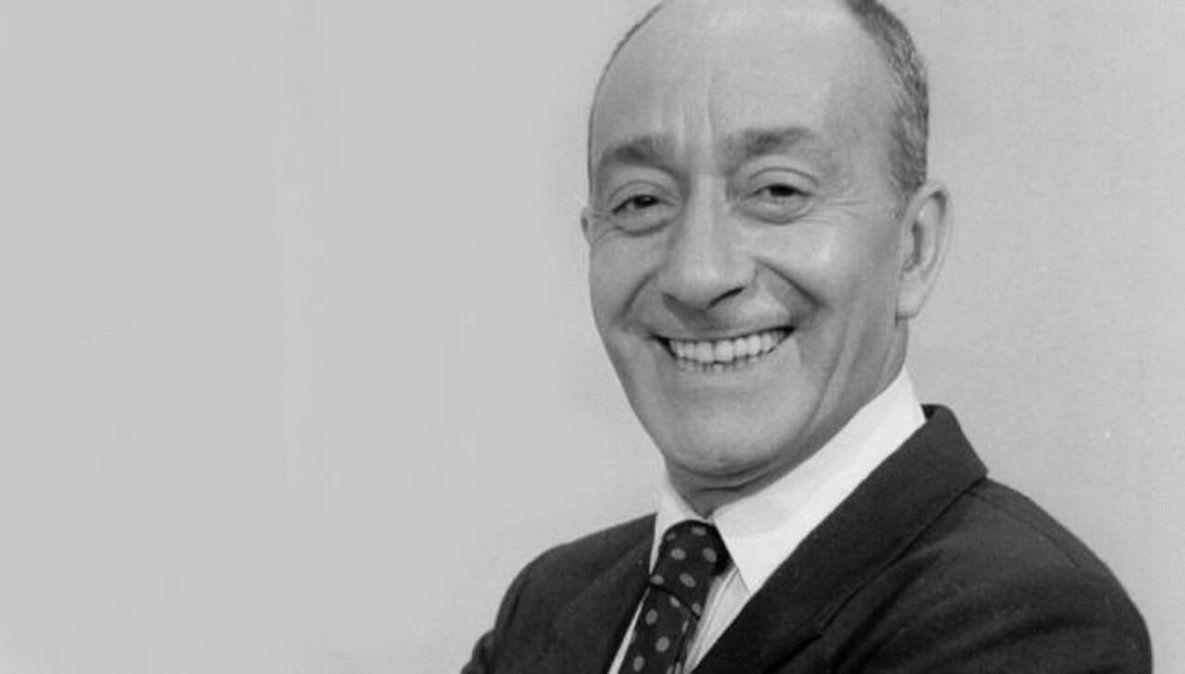 Alberto Orlando Olmedo, apodado el Negro, fue un actor y humorista argentino, considerado popularmente como uno de los capocómicos más importantes en la historia del espectáculo de su país, por su destacada labor en televisión, cine y teatro.