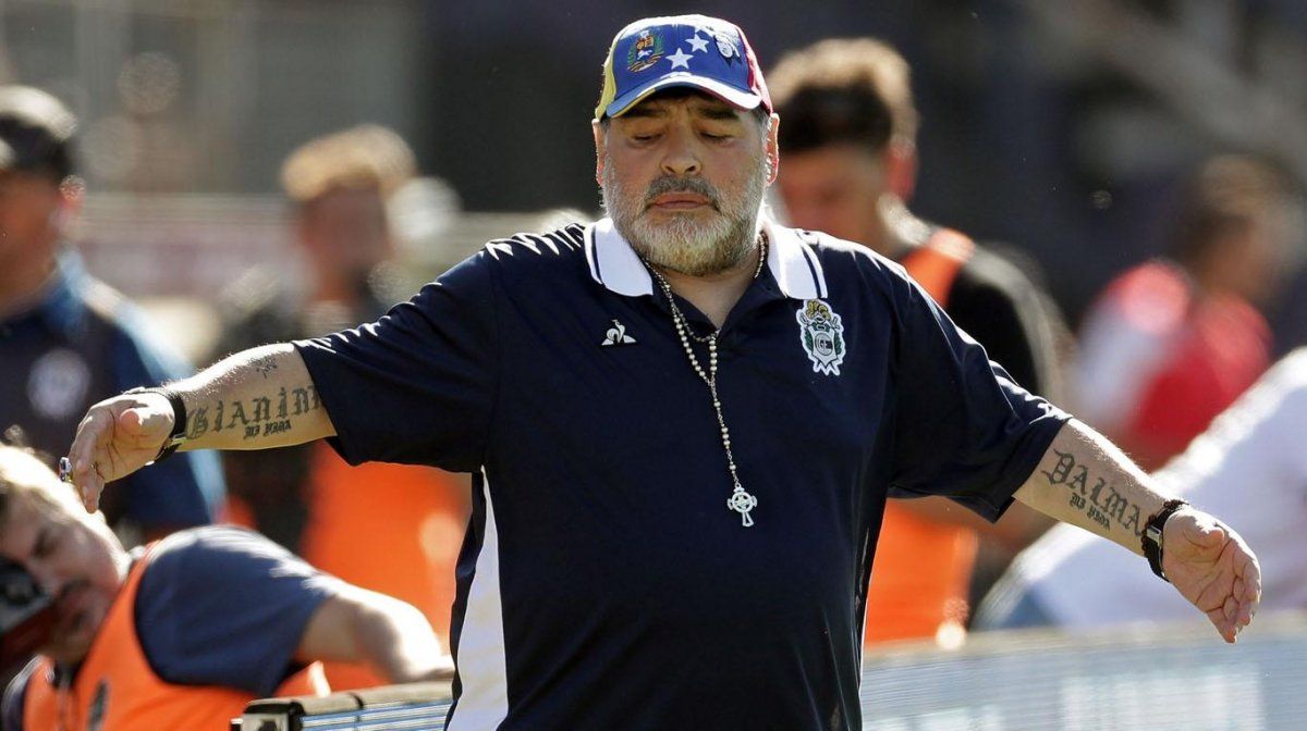 Diego Maradona dejó de ser el entrenador de Gimnasia y Esgrima de La Plata