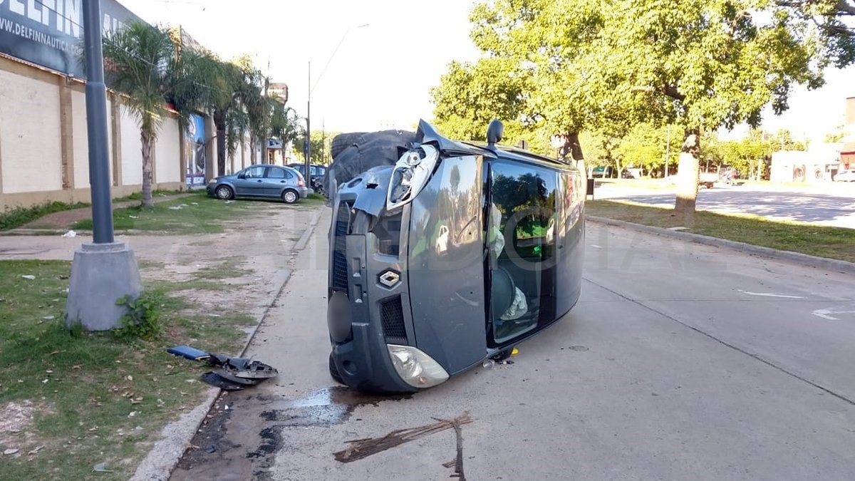 Así quedó el coche tras la imprudente conducción.&nbsp;