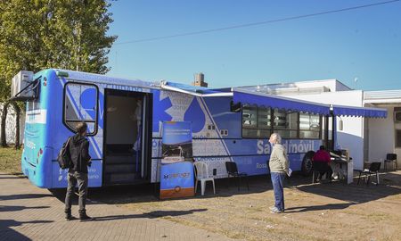 El Plan Detectar consiste en una estrategia de acción territorial del Ministerio de Salud de la Nación destinada a la búsqueda focalizada y activa de de casos Covid-19 en diversos barrios de la ciudad de Santa Fe. El Plan Detectar consiste en una estrategia de acción territorial del Ministerio de Salud de la Nación destinada a la búsqueda focalizada y activa de de casos Covid-19 en diversos barrios de la ciudad de Santa Fe.