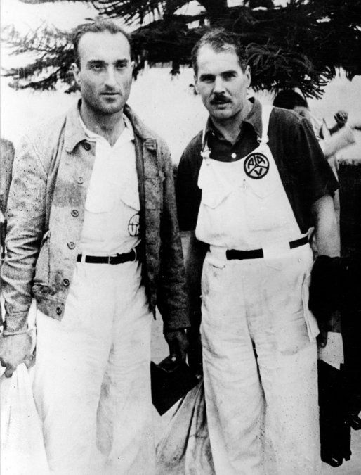 Marcilla y su histórico acompañante, el también juninense Miguel Salem , quien lo ayudó en el auxilio a Juan Manuel Fangio en Perú en 1948 y, que además, iba con él cuando se accidentó en el cruce de las rutas 70 y 11, hace hoy 69 años. El Turco solo sufrió la fractura de su fémur derecho y otros traumatismos de diversa consideración, y sobrevivió.